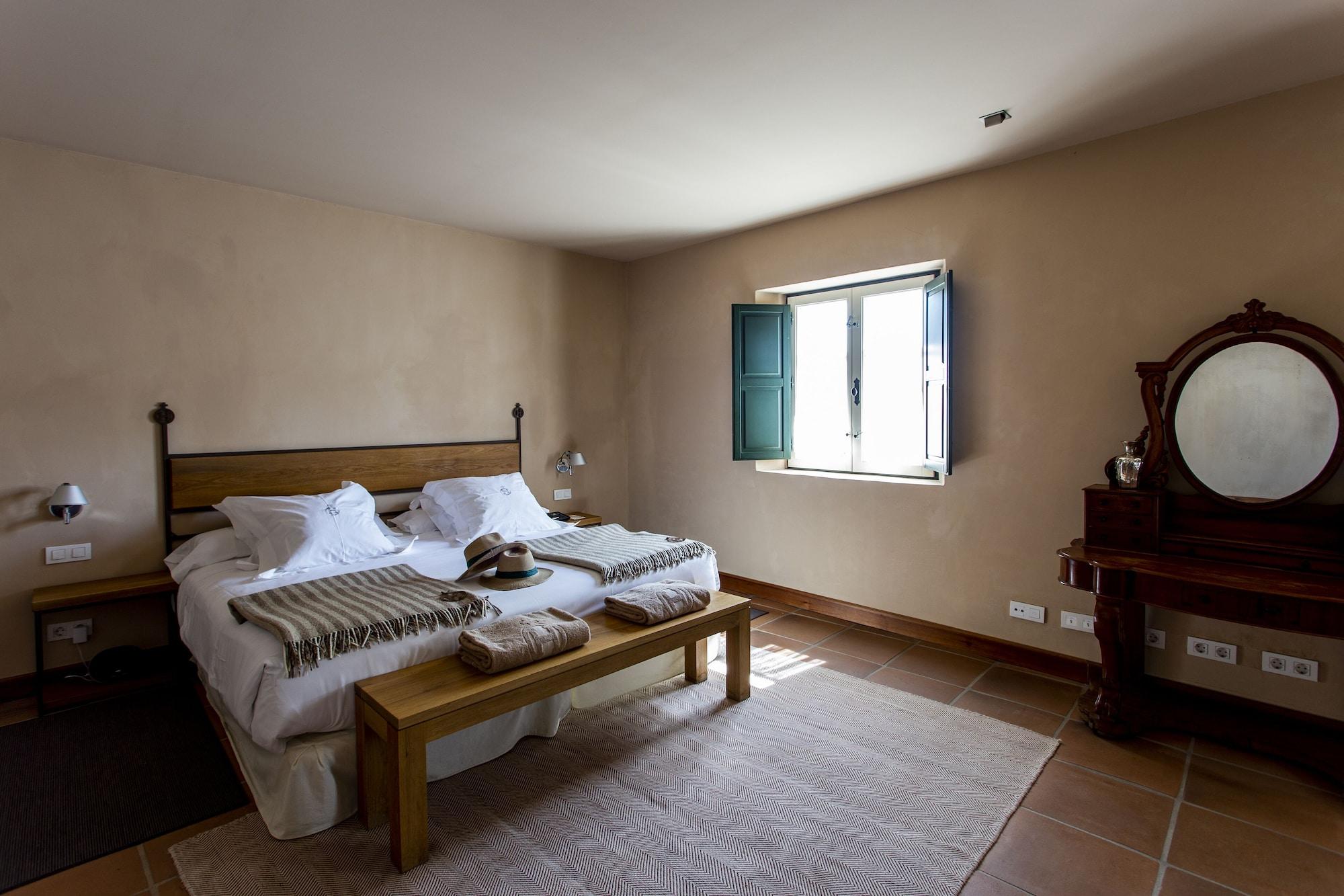Hacienda Zorita Wine Hotel & Spa 巴尔韦尔东 外观 照片 A bedroom at the hotel