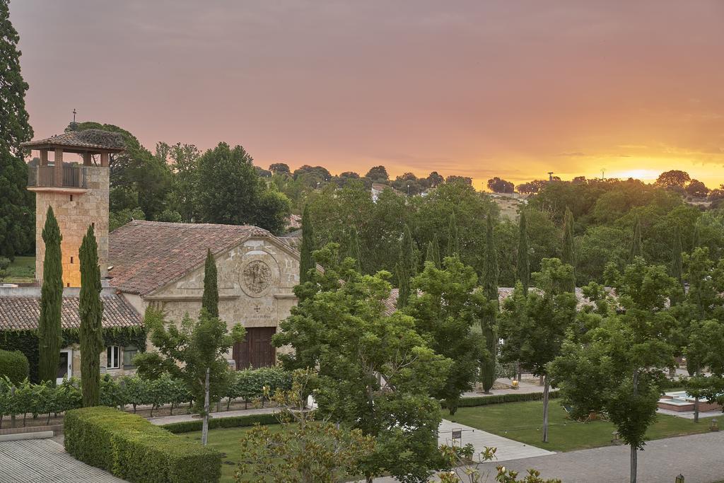 Hacienda Zorita Wine Hotel & Spa 巴尔韦尔东 外观 照片 Sunset at the St. Mark's Chapel
